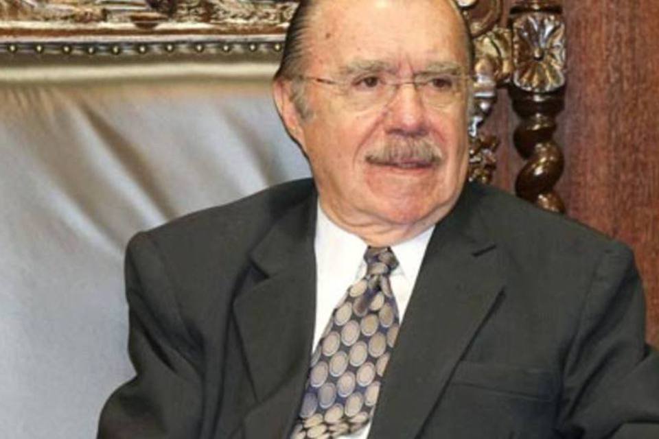 Sarney confirma que disputará presidência do Senado