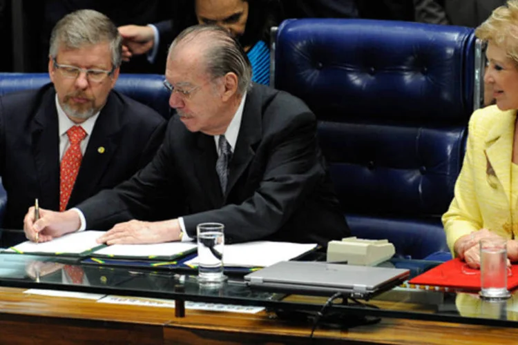
	Marco Maia, Jos&eacute; Sarney e , Marta Suplicy instituem o Sistema Nacional de Cultura: Marta Suplicy disse que o Congresso Nacional e o Executivo fazem hist&oacute;ria
 (Wilson Dias/ABr)