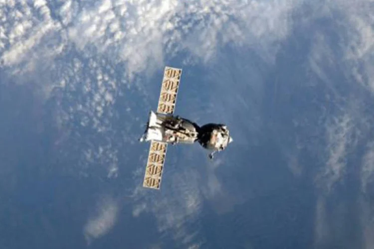 cápsula SpaceX leva mais de 2.500 quilos de suprimentos e experimentos científicos para a estação (AFP)