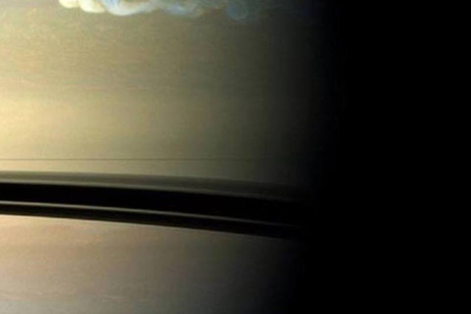 NASA encontra formação de lago em lua de Saturno