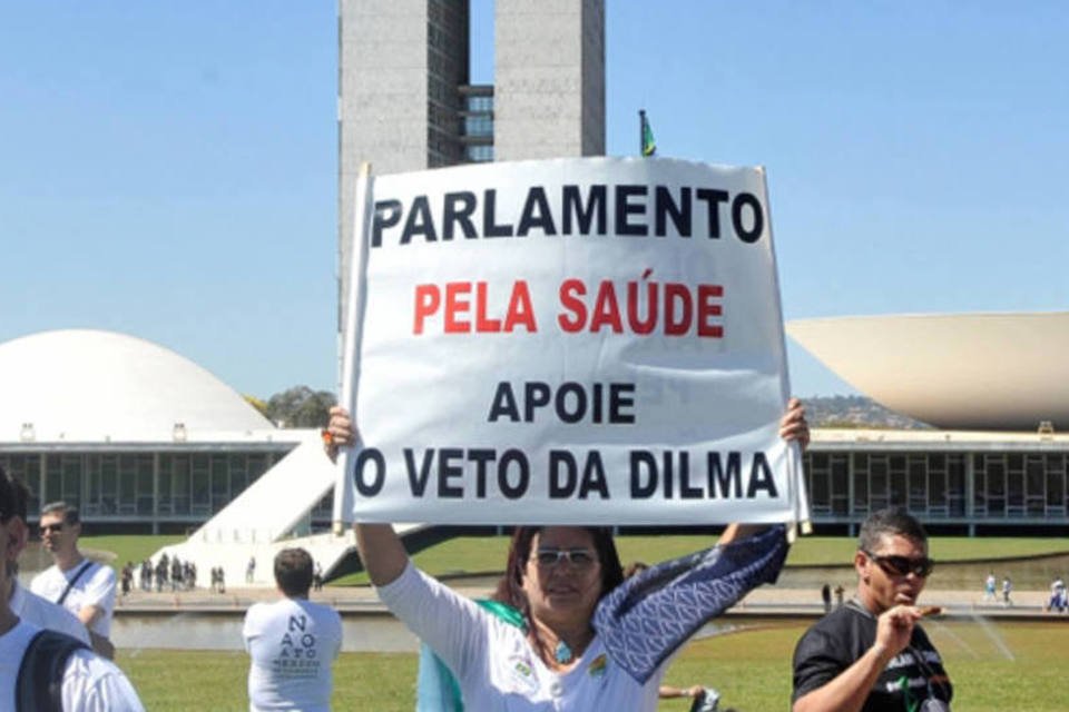 Profissionais fazem manifestação por vetos a Ato Médico