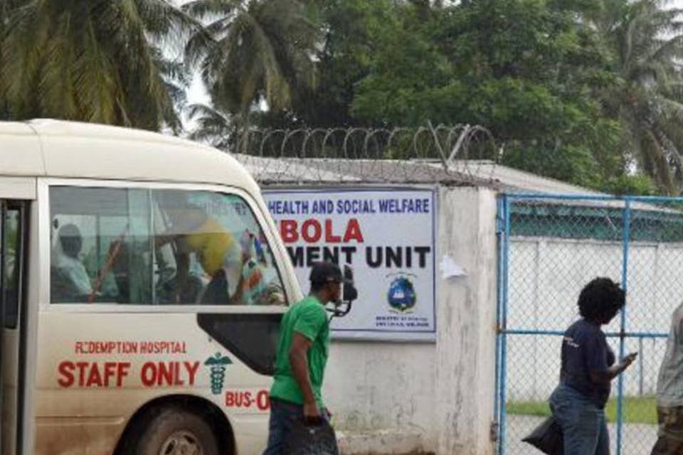 Equipes de saúde ameaçam endurecer greve com avanço do ebola