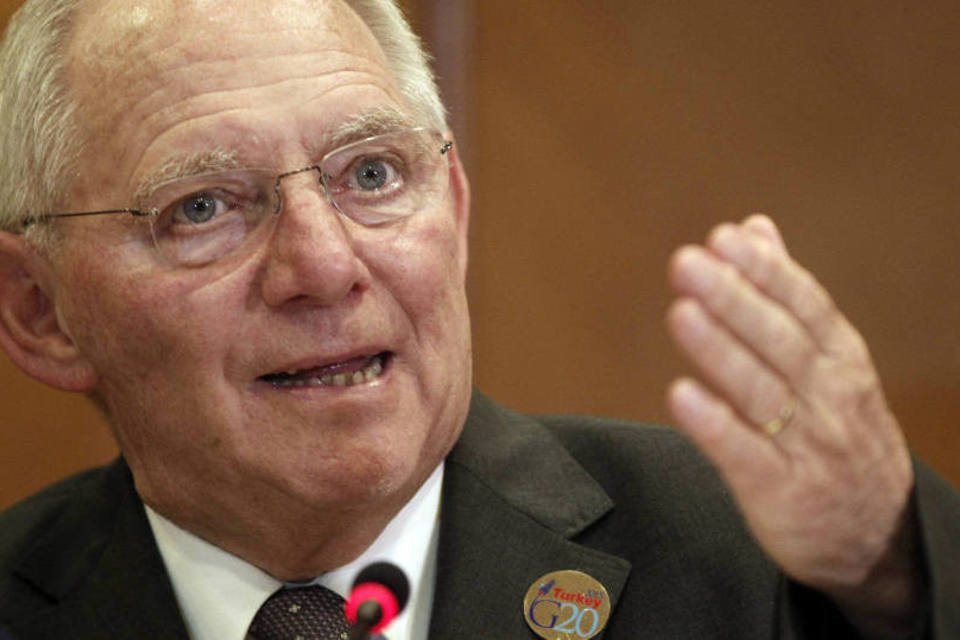 Schäuble espera que queda do euro não freie as reformas