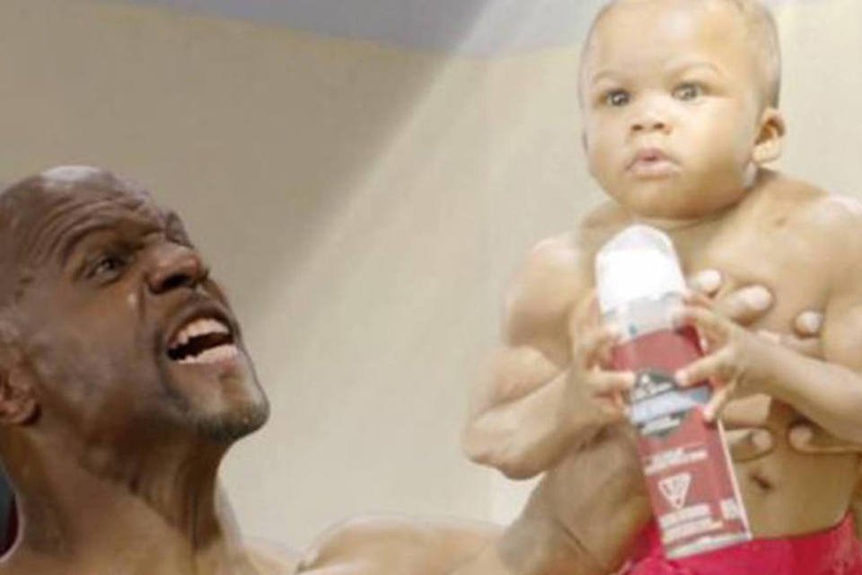 Terry Crews mostra "filho" sarado em campanha da Old Spice