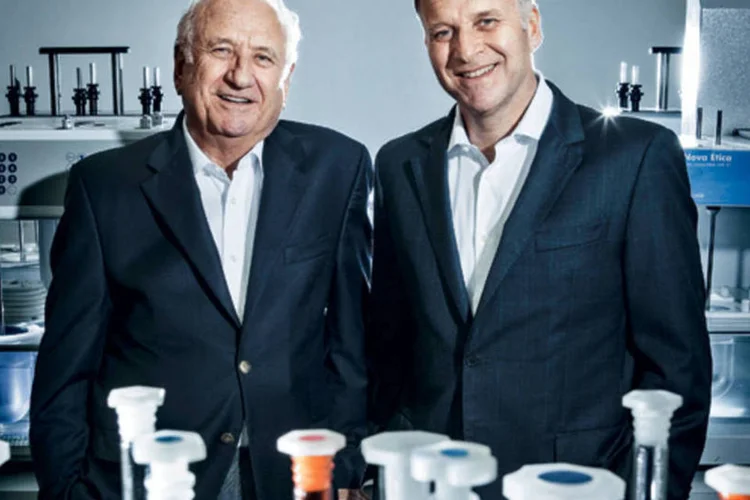 Giuseppe Frangioni e seu filho Sérgio, da Blanver: crescimento com produtos alternativos aos importados (Fabiano Accorsi / EXAME PME)