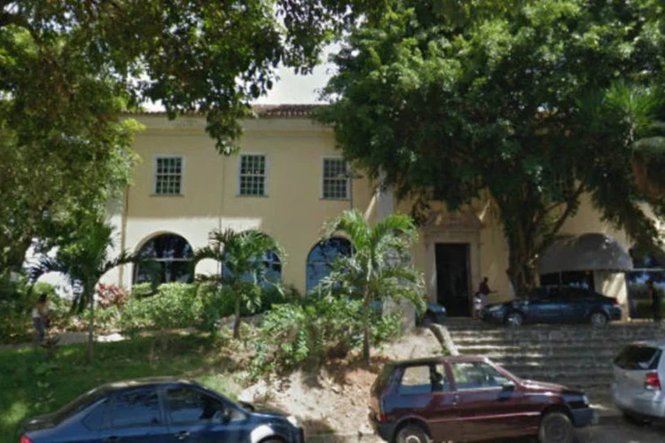 Prédio da Secretaria Municipal de Educação de Salvador, no Parque Solar da Boa Vista, no bairro de Engenho Velho de Brotas (Reprodução/Google Maps)