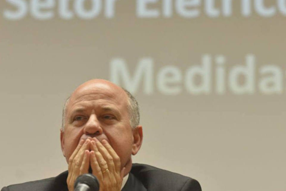 Governo anuncia pacote para cobrir custo das termelétricas