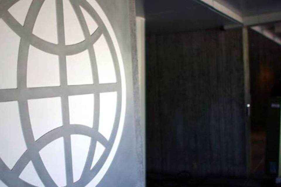 BM projeta contração de 2,5% para o Brasil em 2016