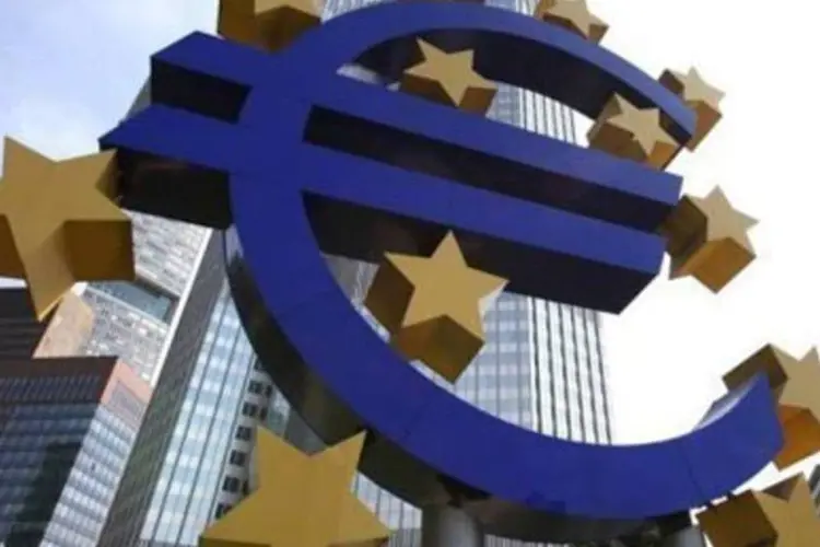 Os dados do BCE desta terça-feira mostraram que os depósitos superaram a marca de meio trilhão pela primeira vez, totalizando 502 bilhões de euros (Daniel Roland/AFP)