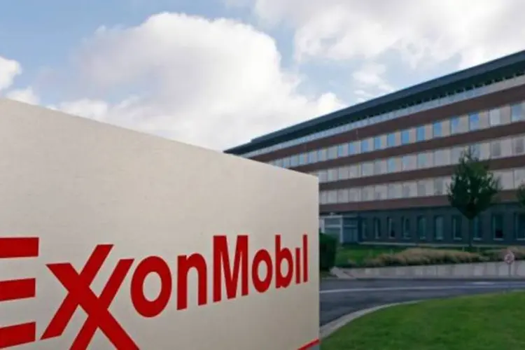 
	Sede da ExxonMobil na B&eacute;lgica: lucro no quarto trimestre foi de US$ 9,95 bilh&otilde;es, acima dos US$ &nbsp;9,4 bilh&otilde;es um ano antes
 (Sebastien Pirlet/Reuters)