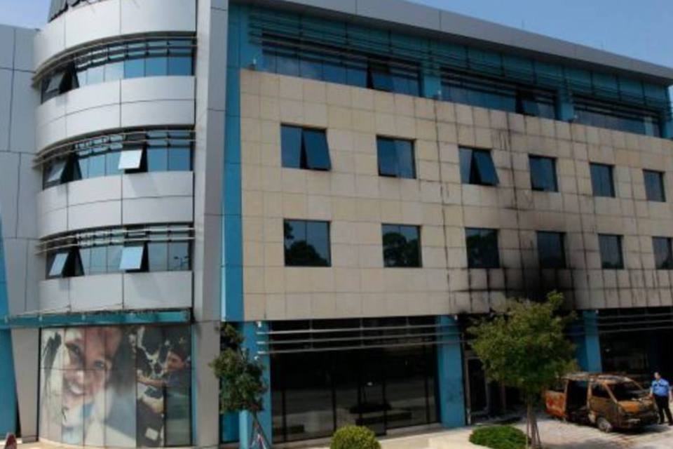 Atentado contra sede da Microsoft em Atenas causa danos