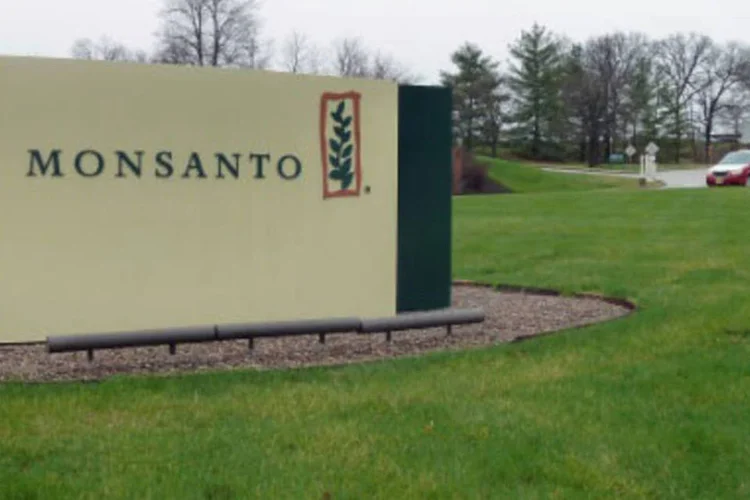 
	Sede da Monsanto: a Monsanto est&aacute; dando &agrave; companhia partes limitadas de informa&ccedil;&atilde;o, disseram as fontes
 (AFP / Juliette Michel)