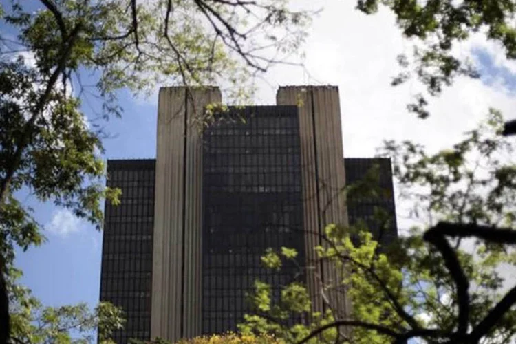 
	Banco Central, em Bras&iacute;lia: se confirmado, o resultado representar&aacute; melhora ante o patamar de 33,8 por cento da d&iacute;vida l&iacute;quida sobre o PIB em abril
 (Ueslei Marcelino/Reuters)