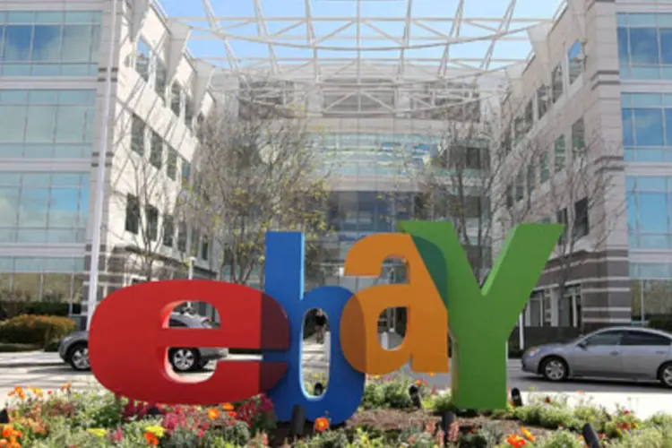 Em 2004, o eBay comprou sua fatia do Craigslist por 32 milhões de dólares (.)