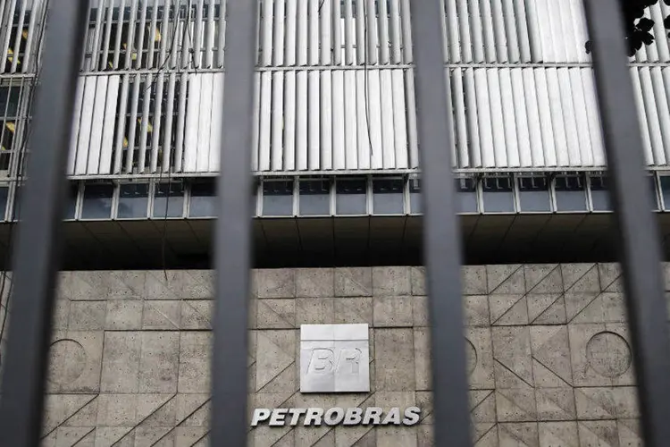 
	Sede da Petrobras: s&atilde;o quatro empresas de loca&ccedil;&atilde;o de equipamentos e uma de marketing e eventos que tiveram quebra de sigilo decretada pela Justi&ccedil;a Federal, sob a suspeita de terem ocultado propinas da Petrobr&aacute;s
 (Sergio Moraes/Reuters)