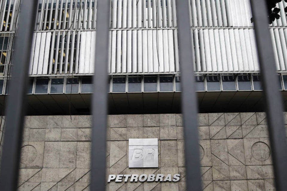 Ações da Petrobras atingem menor valor em 10 anos