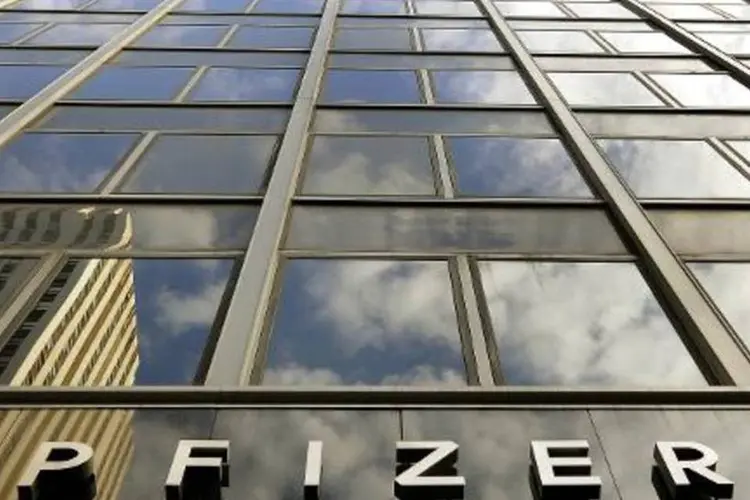 O laboratório farmacêutico americano Pfizer assumiu uma participação minoritária na empresa de biotecnologia holandesa AM Pharma B.V (Timothy Clary/AFP)
