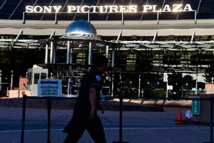 
	Sede da Sony, em Los Angeles: &quot;recomendamos que fiquem longe dos cinemas&quot;, alertaram os hackers
 (Frederic J. Brown/AFP)