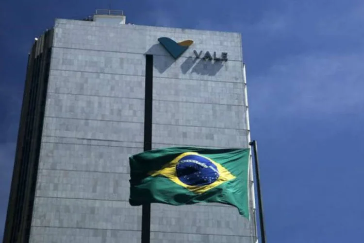 
	Sede da mineradora Vale no Rio de Janeiro: &agrave;s 10h18, o Ibovespa subia 1,24 por cento, a 56.924 pontos.
 (Pilar Olivares/Reuters)