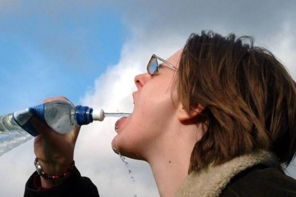 Água mineral sobe 3,4% no início de novembro em SP, diz Fipe