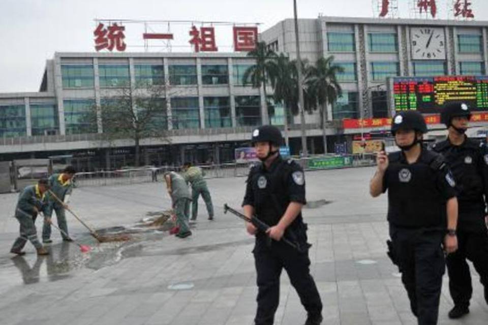 6 ficam feridos em ataque em estação ferroviária na China