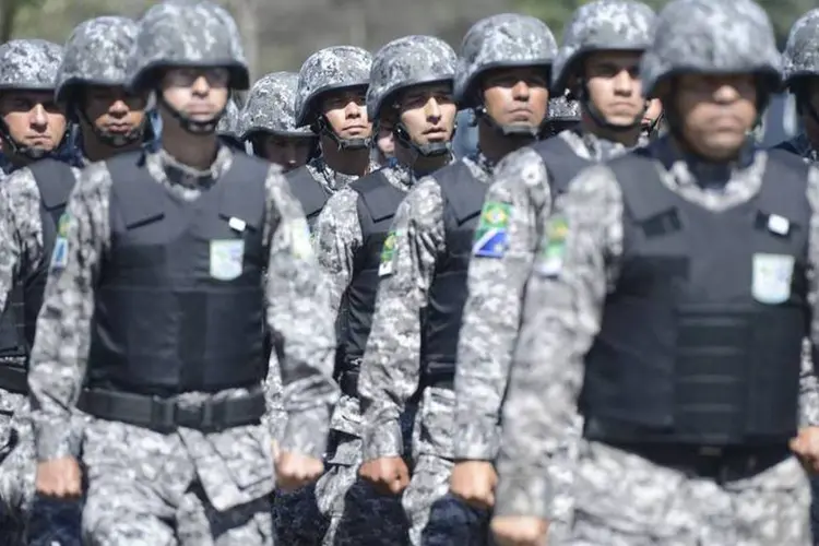 Formatura de integrantes da Força Nacional que atuarão na segurança da Copa do Mundo (Fábio Rodrigues Pozzebom/Agência Brasil)