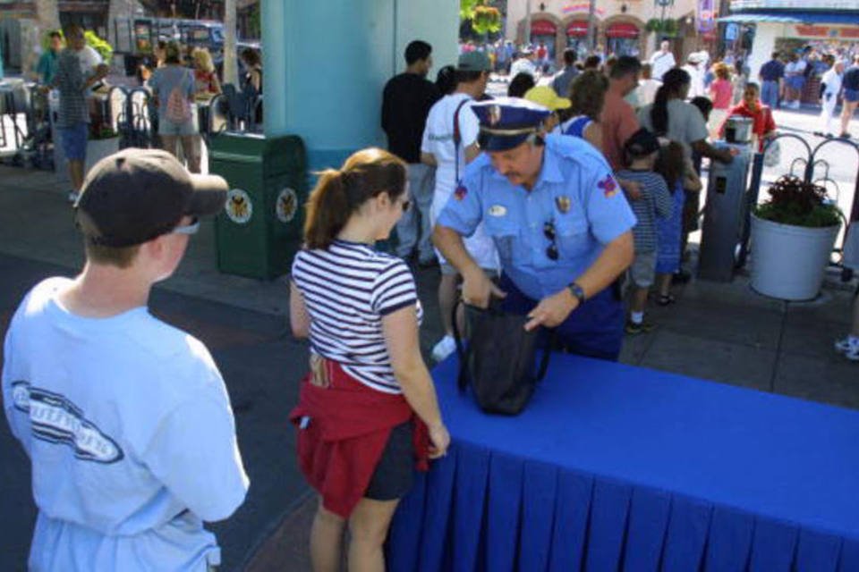 Disney reforça segurança após massacre em Orlando