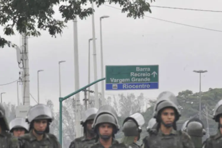 Segurança é reforçada e vias de acesso estão restritas devido a manifestações populares e à segurança dos chefes de Estado que participarão da abertura oficial da Rio+20 (Marcello Casal Jr/ABr)