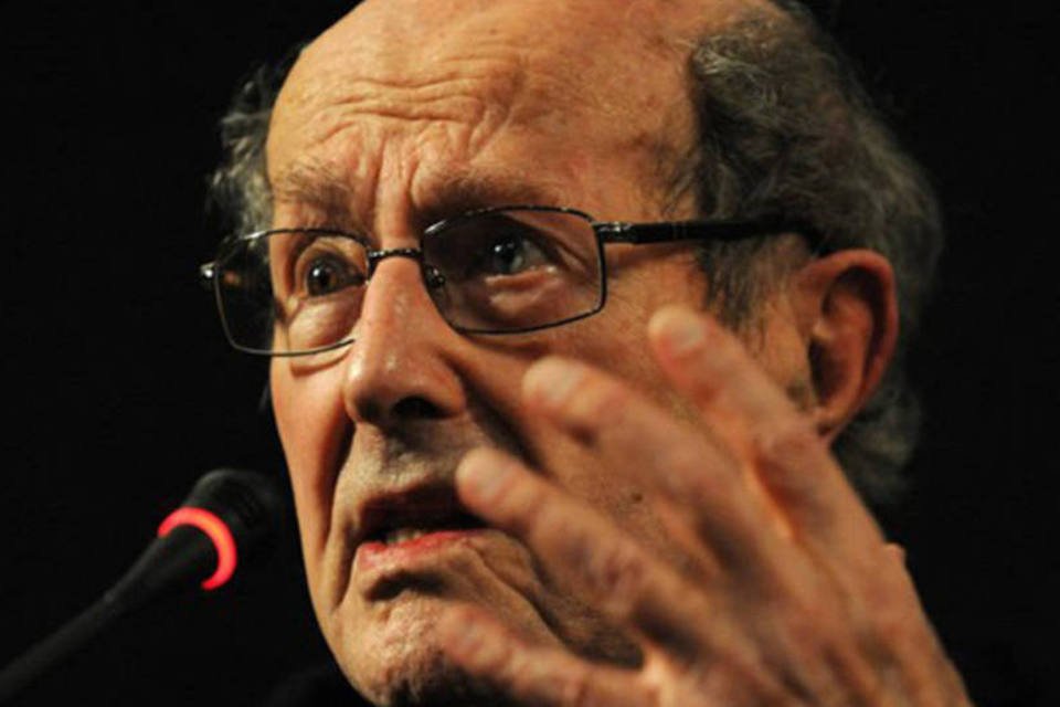 Com 104 anos, diretor português quer filmar Machado de Assis