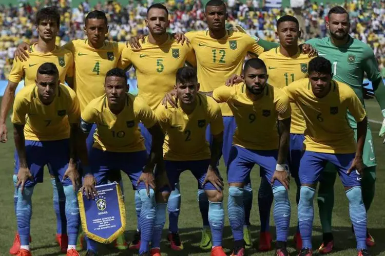 Seleção brasileira: Brasil jogará com o esquema 4-2-4 (REUTERS/Bruno Kelly)