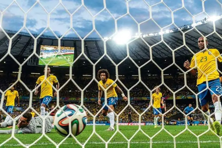 
	Sele&ccedil;&atilde;o brasileira de futebol em jogo da Copa do Mundo 2014
 (Adrian Dennis/AFP Photo)