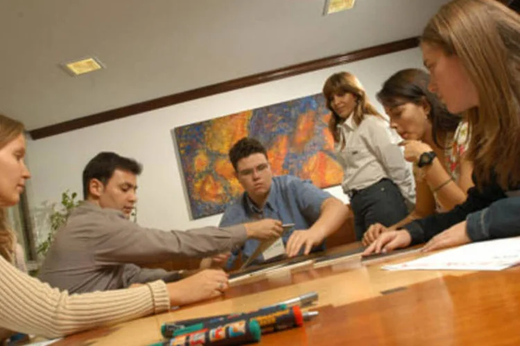 A Oi conta com cinco programas de seleção: estágio, trainee recém-formado, trainee expert, trainee executivo e PDA (Programa de Desenvolvimento Acelerado) (.)