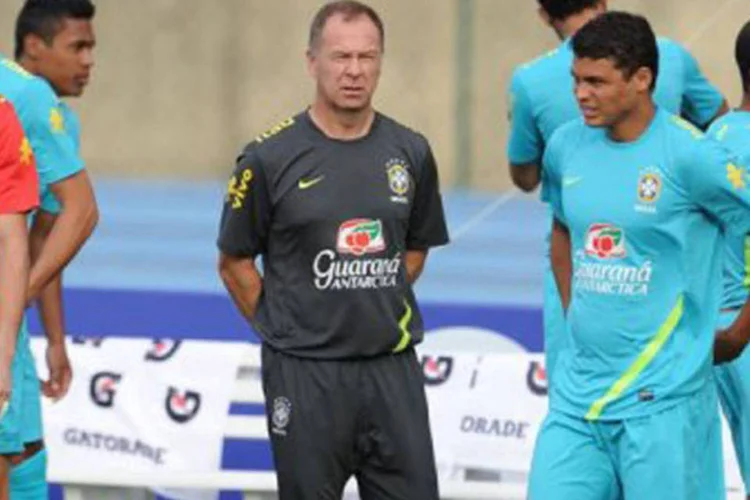 Seleção olímpica treina no Rio de Janeiro: último amistoso antes dos Jogos de Londres será disputado nesta sexta-feira (Vanderlei Almeida/AFP)