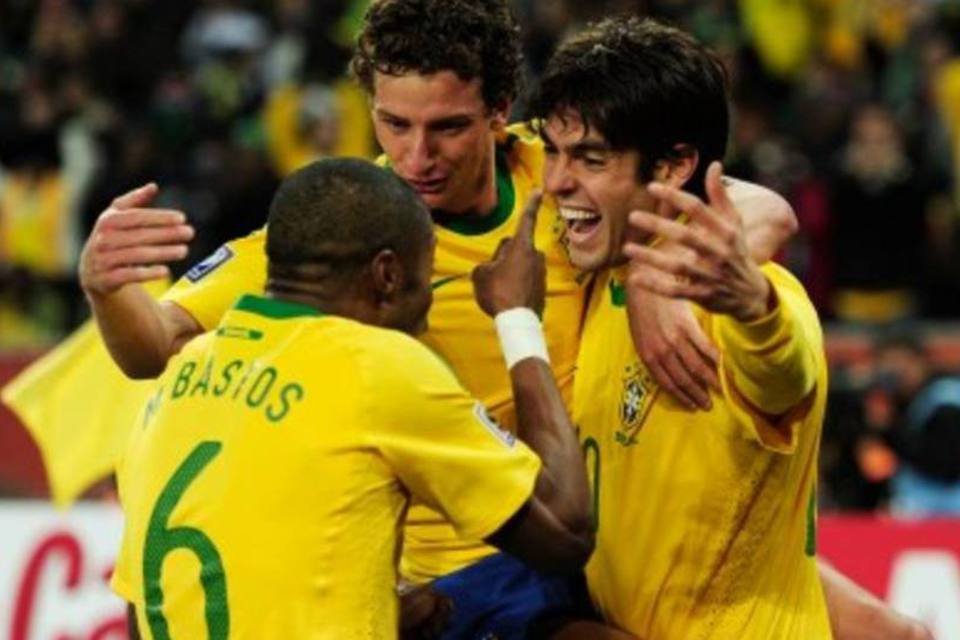 Kaká, Elano e MIchel Bastos na Copa do Mundo de 2010