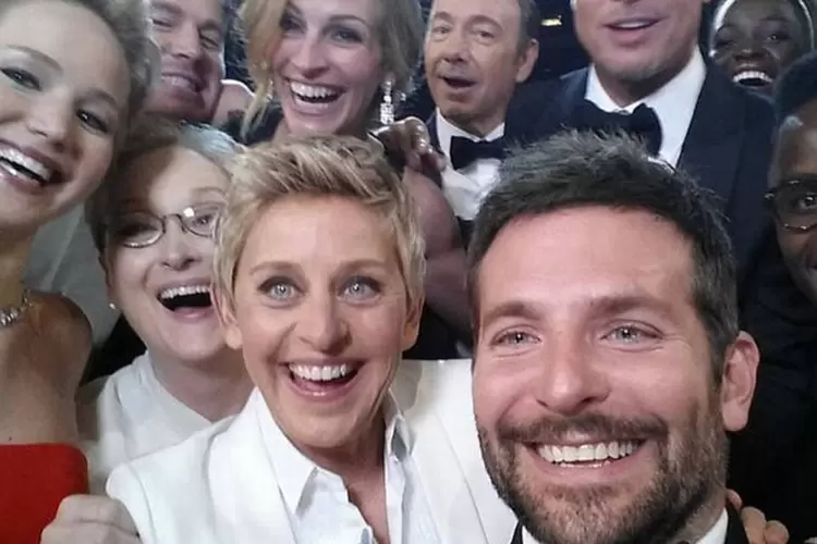 
	Selfie no Oscar: o CEO da Publicis Group, Maurice Levy, deu um valor &agrave; a&ccedil;&atilde;o: &ldquo;o retorno em m&iacute;dia foi o equivalente a algo entre US$ 800 milh&otilde;es e US$ 1 bilh&atilde;o&rdquo;
 (Reprodução/Twitter)