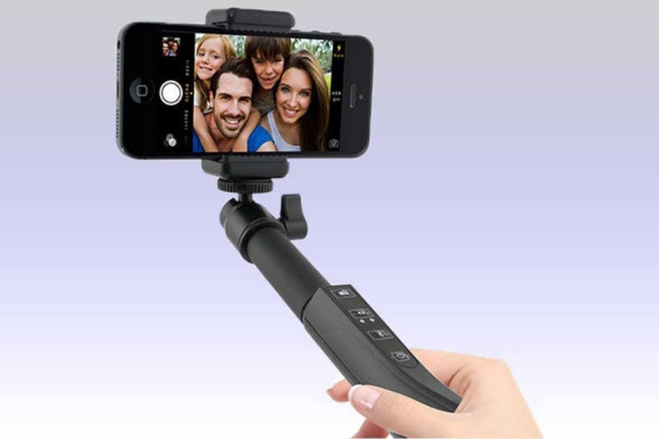 Pau de selfie da Kaiser Baas tem bateria para até 500 fotos