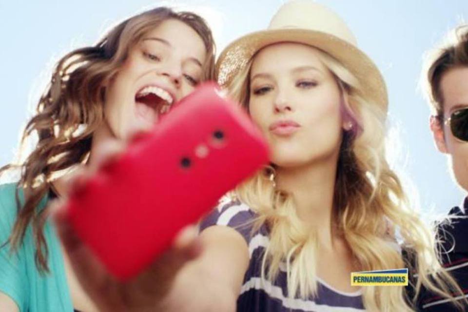 Com selfies, Pernambucanas moderniza "Cadê meu celular"
