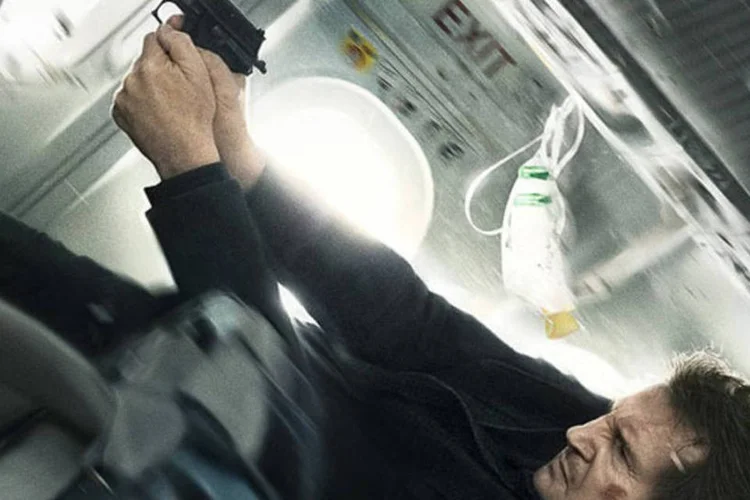 Cartaz do filme "Sem Escalas" (Divulgação / Paris Filmes)