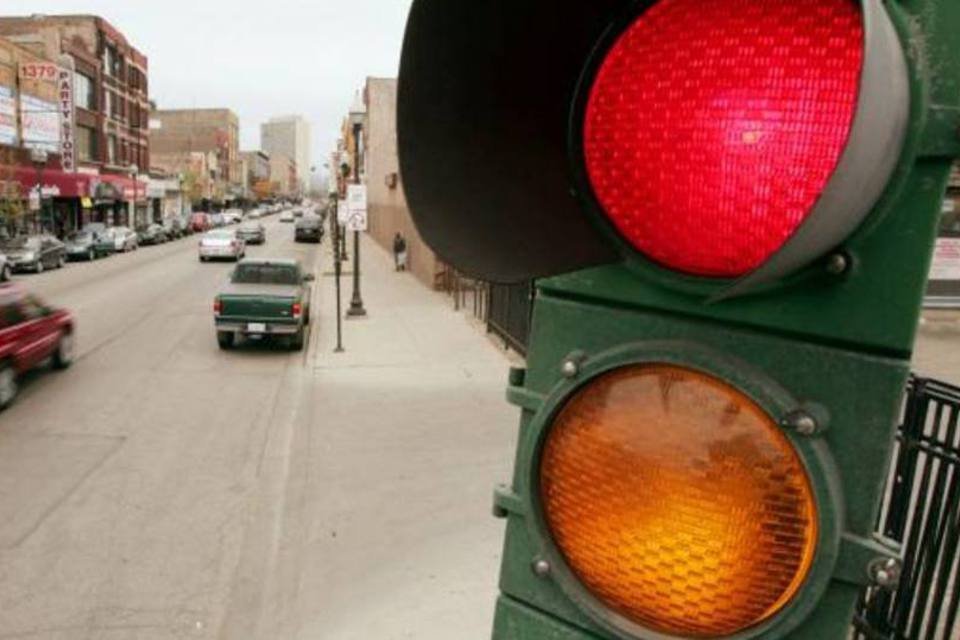 Semáforos de LED podem melhorar a segurança nos cruzamentos