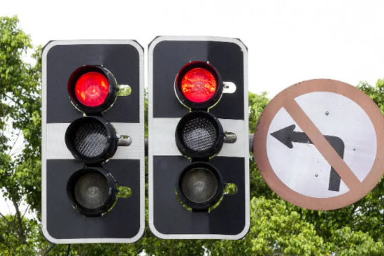 Semáforo: controle x autonomia. (Marcos Santos/USP Imagens/Divulgação)