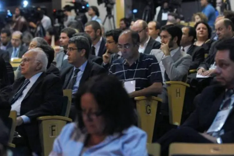 O seminário reúne empresários, políticos e profissionais da área  (Antonio Cruz/AGÊNCIA BRASIL)