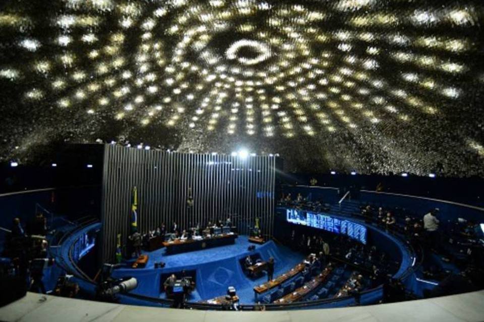 Polícia faz varredura no Senado antes de posse de Temer