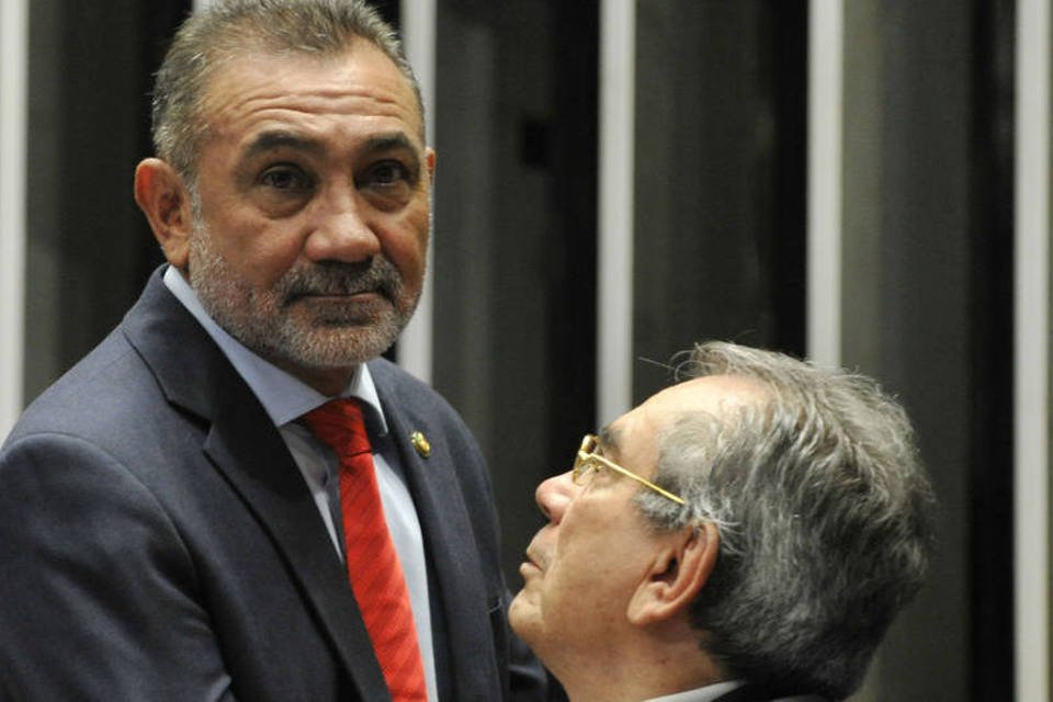 Telmário Mota faz imersão indígena para decidir voto