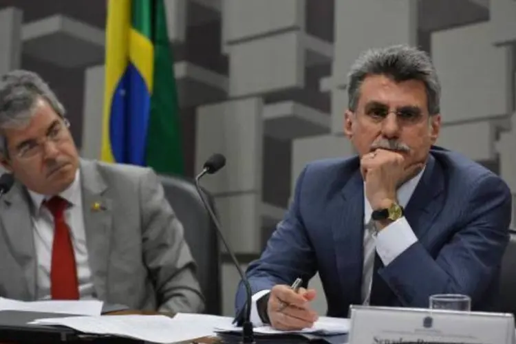 
	Os senadores Jorge Viana e Romero Juc&aacute; durante a reuni&atilde;o da comiss&atilde;o de reforma pol&iacute;tica
 (Fabio Rodrigues Pozzebom/Agência Brasil)