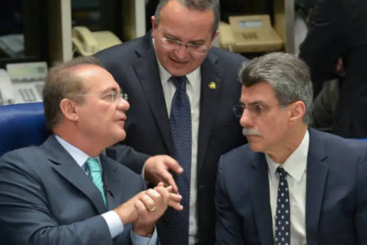 
	Romero Juc&aacute; e Renan Calheiros, na foto acompanhados do senador Petro Taques, devem ser investigados em inqu&eacute;rito sobre Belo Monte.
 (Wilson Dias/ABr)