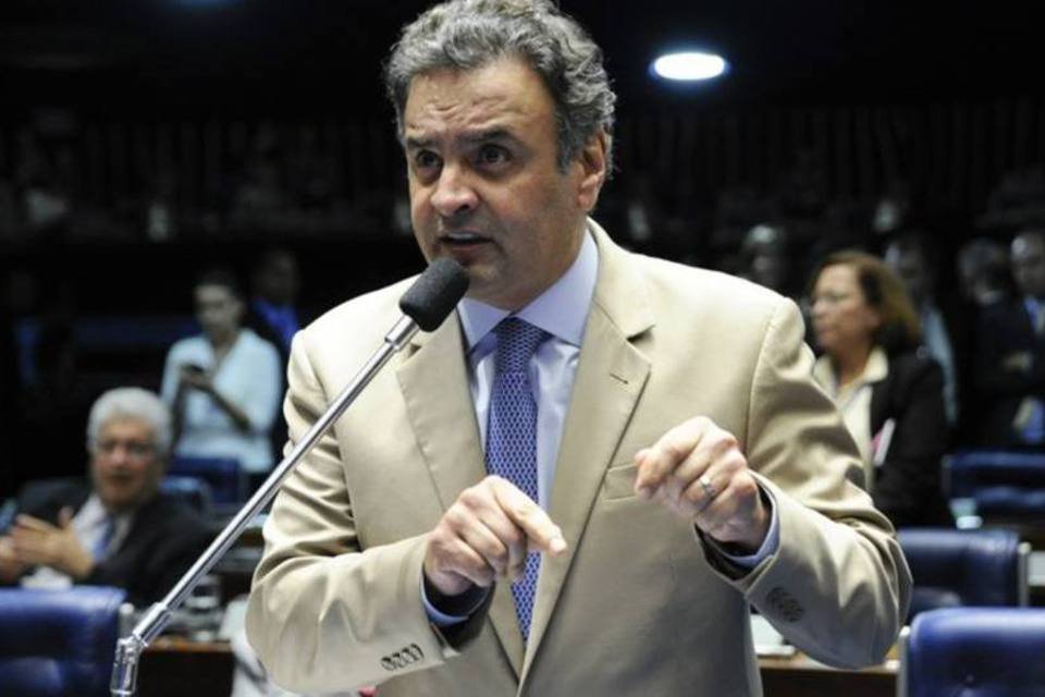 Aécio diz que discutirá com aliados a indicação de vice