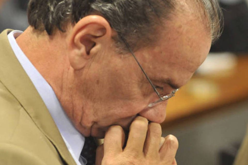 Participação do BNDES em fusão é absurda, diz Aloysio