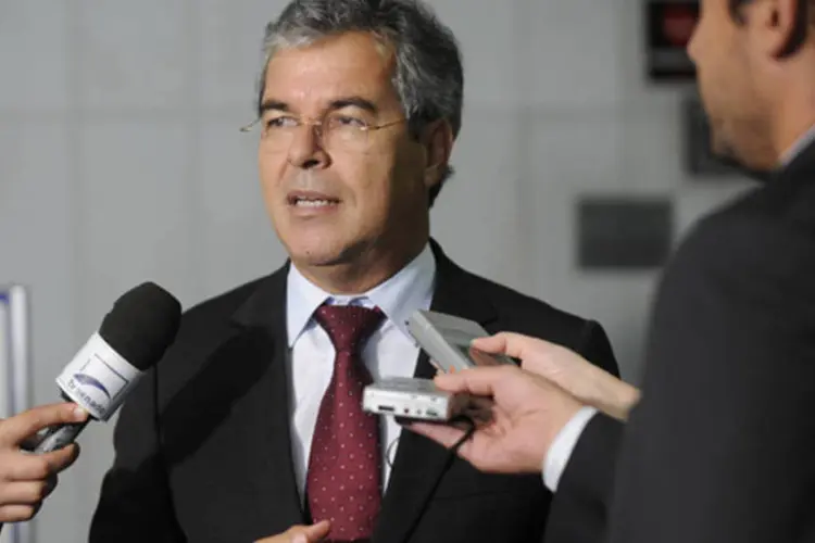 
	Jorge Viana: ele defende puni&ccedil;&atilde;o dos delegados que demonstraram ter prefer&ecirc;ncia por A&eacute;cio Neves
 (Moreira Mariz/Agência Senado)