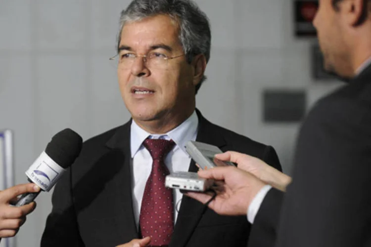 
	Jorge Viana (PT-AC): senador criticou as propostas Arm&iacute;nio Fraga, poss&iacute;vel ministro da Fazenda caso A&eacute;cio ven&ccedil;a
 (Moreira Mariz/Agência Senado)
