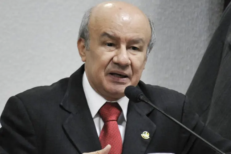 
	Senador Jos&eacute; Pimentel (PT-CE), relator da CPI da Petrobras
 (Geraldo Magela/Agência Senado)